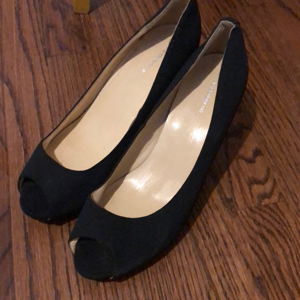 Liz Claiborne Peep Toe Pumps 👠🔥